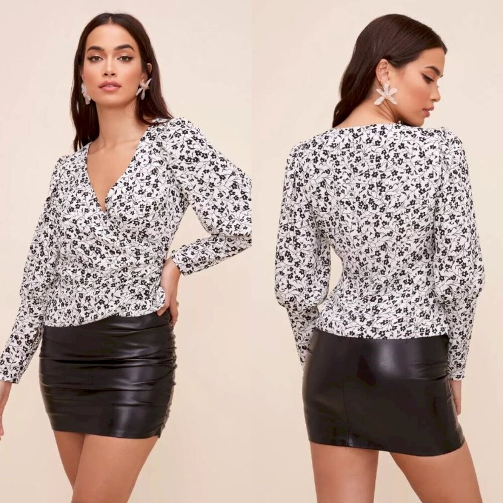 ASTR The Label B&W Ditsy Floral Print Wrap Top Size Large